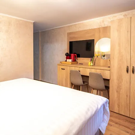 Casa Ioan - Confort Accesibil, La Pasi De Centrul Vechi 3* Braşov