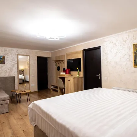 Pensionat Casa Ioan - Confort Accesibil, La Pasi De Centrul Vechi 3*