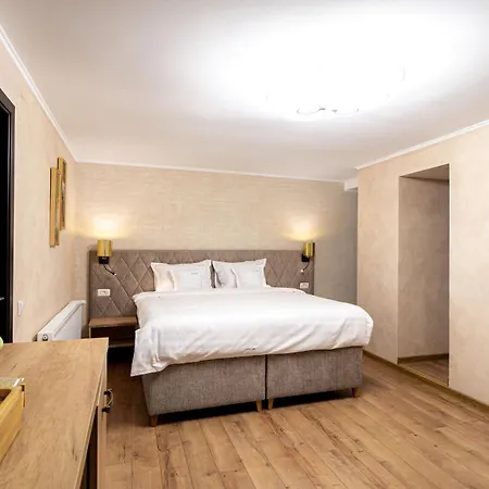 Casa Ioan - Confort Accesibil, La Pasi De Centrul Vechi Pensionat 3*