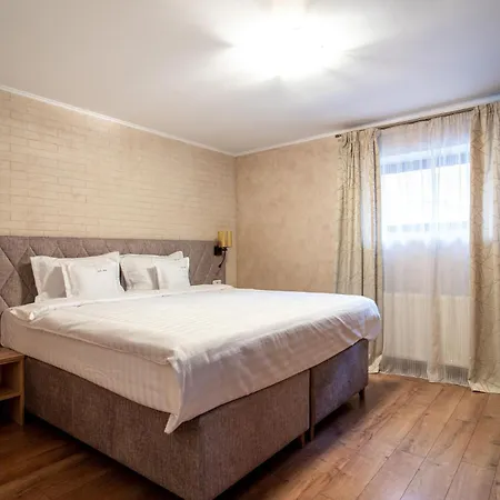 Casa Ioan - Confort Accesibil, La Pasi De Centrul Vechi 3* Braşov